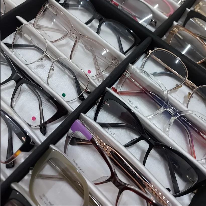 Diversas armações disponíveis na Ótica Real